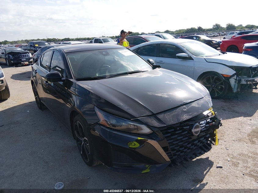2023 NISSAN ALTIMA SR FWD