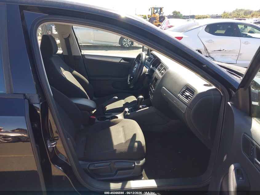 2016 VOLKSWAGEN JETTA auction photo 5