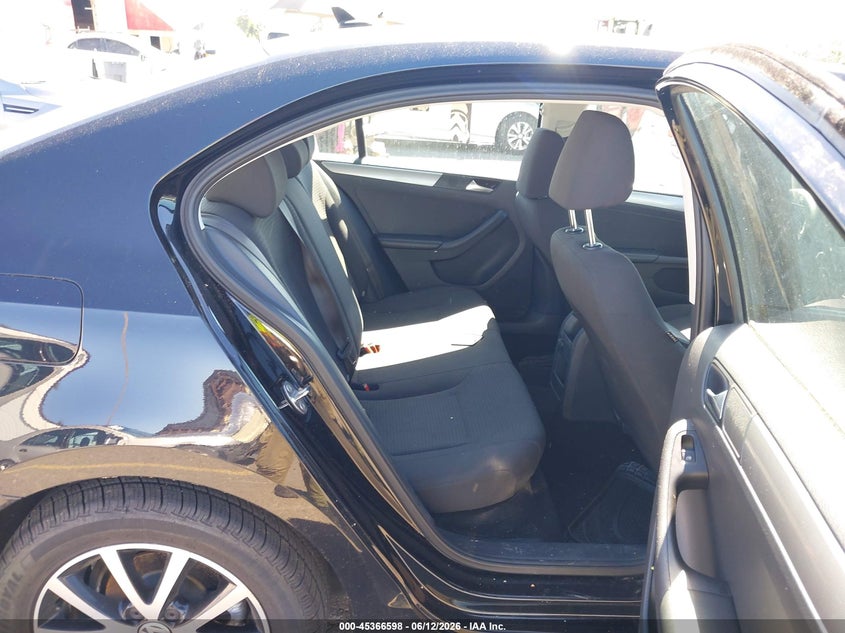 2016 VOLKSWAGEN JETTA auction photo 8