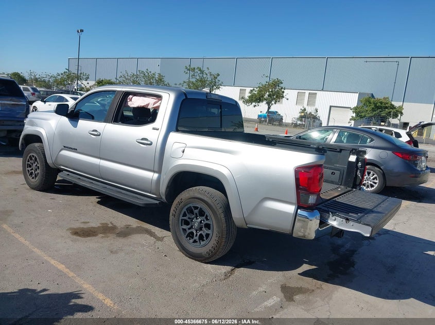 2019 TOYOTA TACOMA auction photo 3