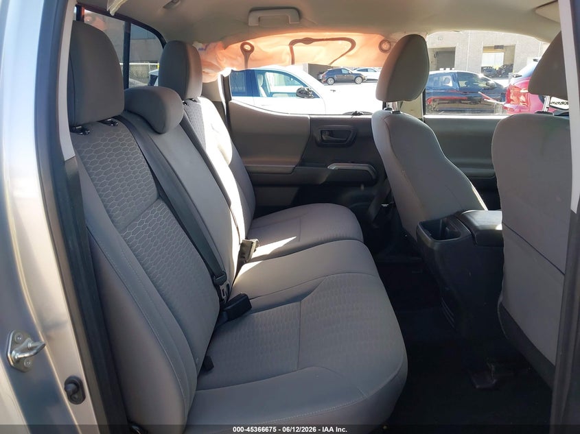 2019 TOYOTA TACOMA auction photo 8
