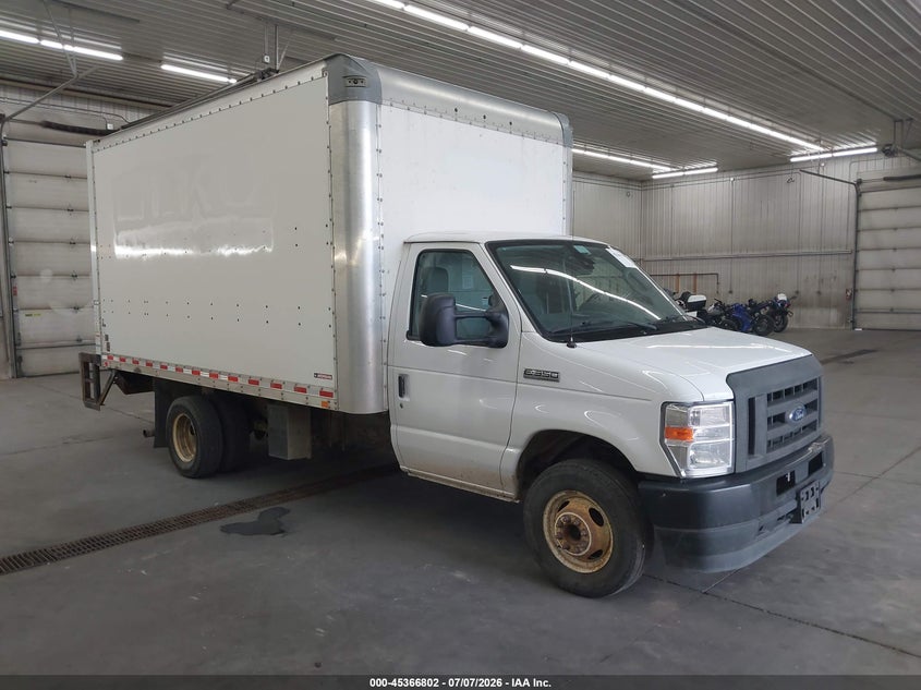 2022 FORD E-350 CUTAWAY auction photo 1