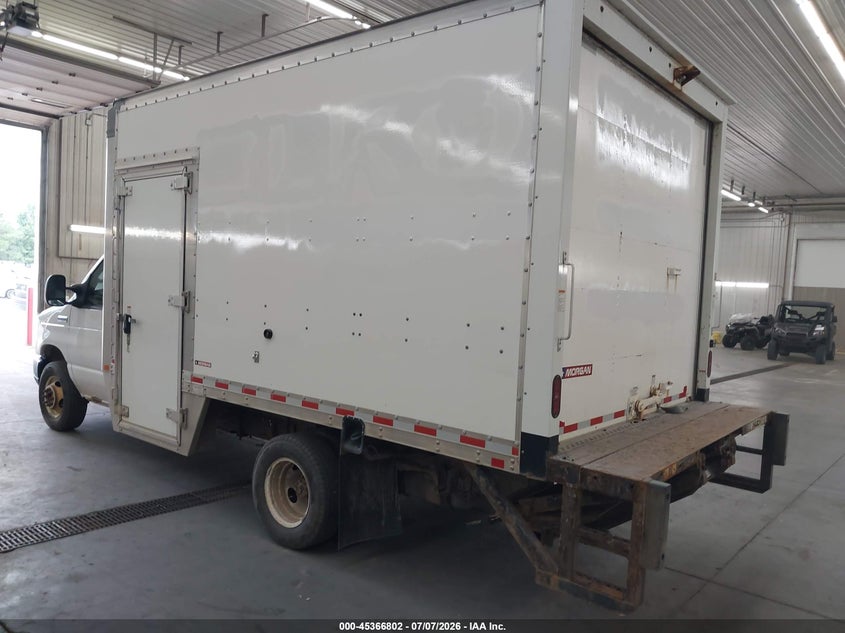 2022 FORD E-350 CUTAWAY auction photo 3