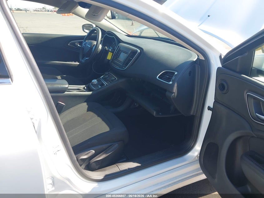 2015 CHRYSLER 200 auction photo 5