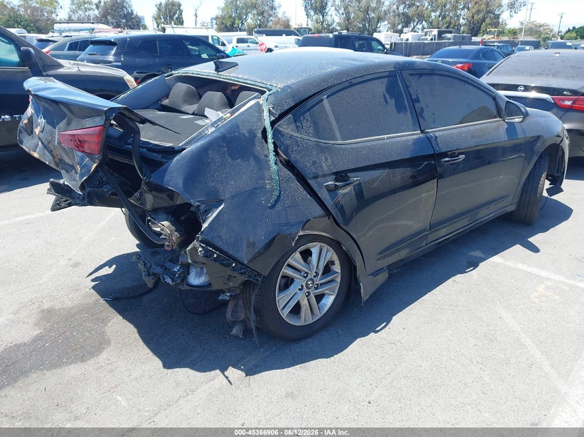 2019 HYUNDAI ELANTRA auction photo 4