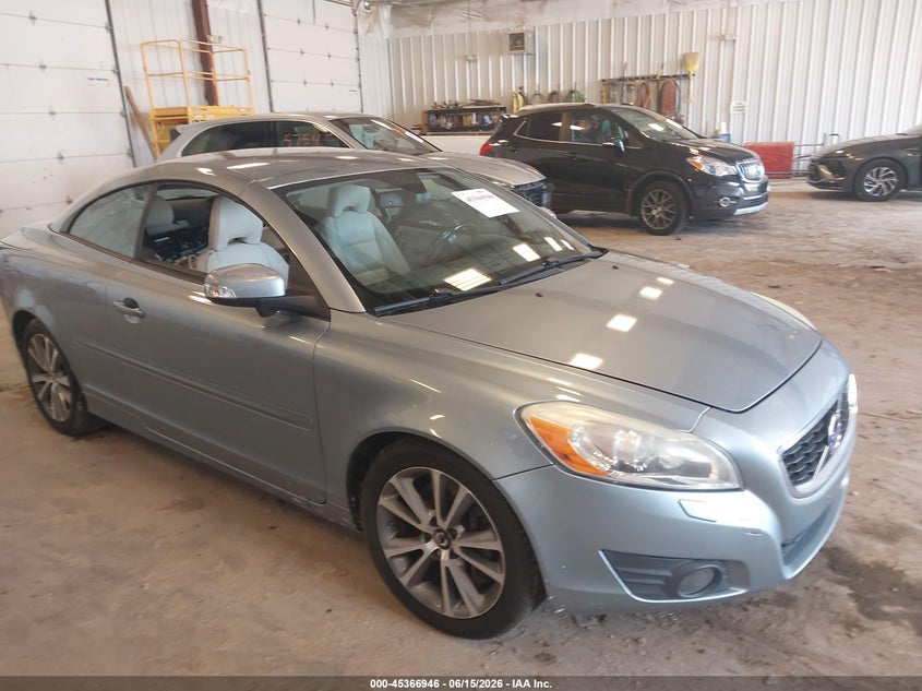 2011 Volvo C70 T5