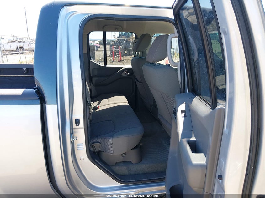 2017 NISSAN FRONTIER auction photo 8