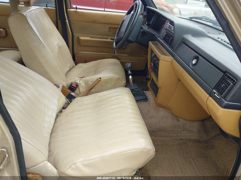 1990 VOLVO 240 auction photo 5