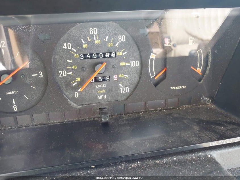 1990 VOLVO 240 auction photo 7