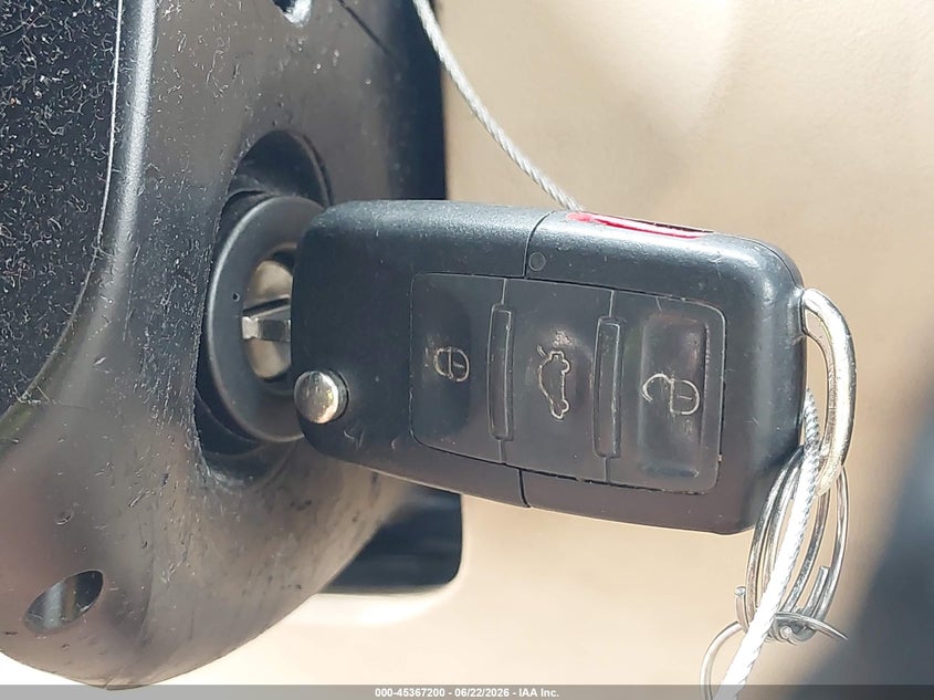 2006 Volkswagen New Beetle 2.5/2.5 (A6) VIN: 3VWSW31C46M402480 Lot: 45367200