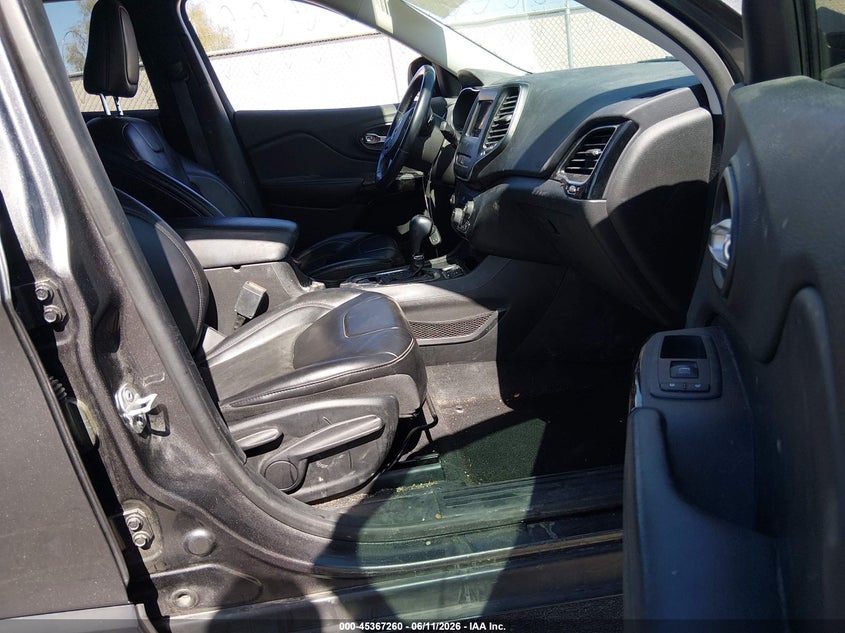 2019 JEEP CHEROKEE auction photo 5