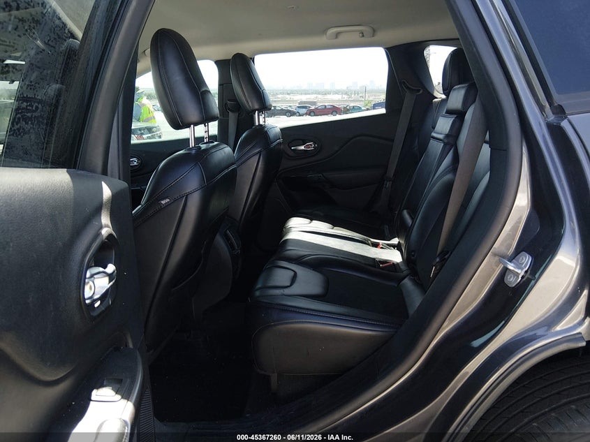 2019 JEEP CHEROKEE auction photo 8
