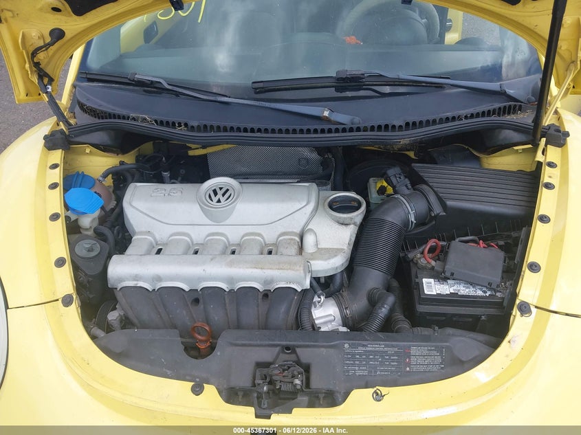 2010 Volkswagen New Beetle 2.5L VIN: 3VWPG3AG6AM017629 Lot: 45367301