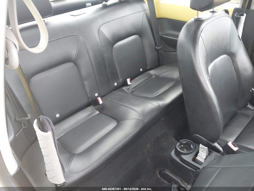 2010 Volkswagen New Beetle 2.5L VIN: 3VWPG3AG6AM017629 Lot: 45367301