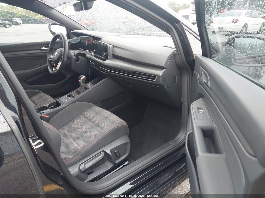 2022 VOLKSWAGEN GOLF GTI 2.0T S — Photo 5
