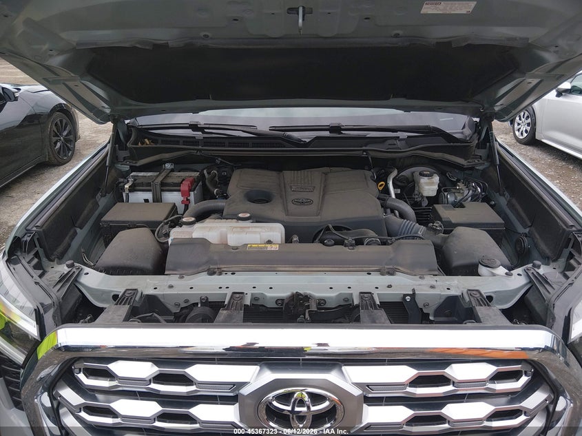 TOYOTA TUNDRA - zdjęcie 10