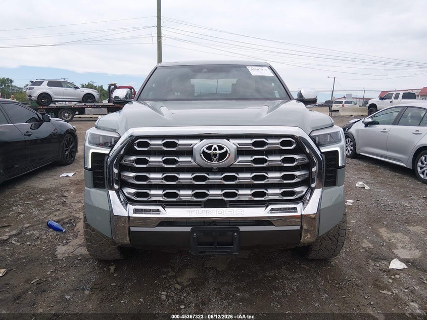 TOYOTA TUNDRA - zdjęcie 13