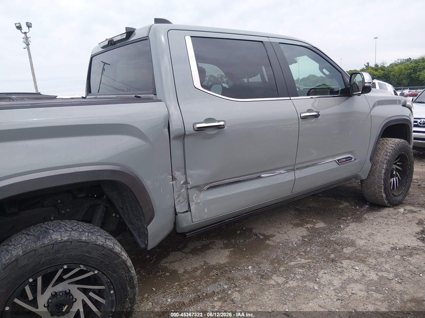 TOYOTA TUNDRA - zdjęcie 19