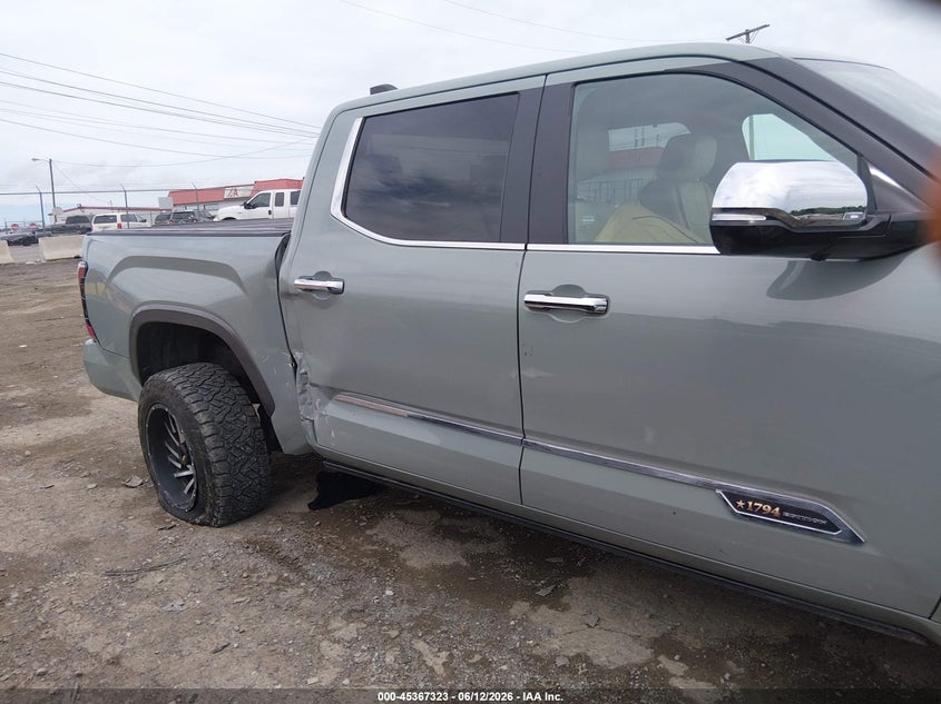 TOYOTA TUNDRA - zdjęcie 20