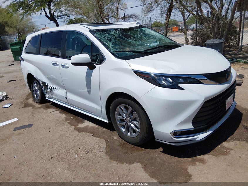 TOYOTA SIENNA - zdjęcie 1