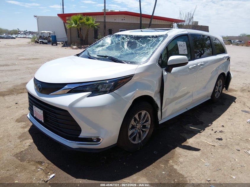 TOYOTA SIENNA - zdjęcie 2