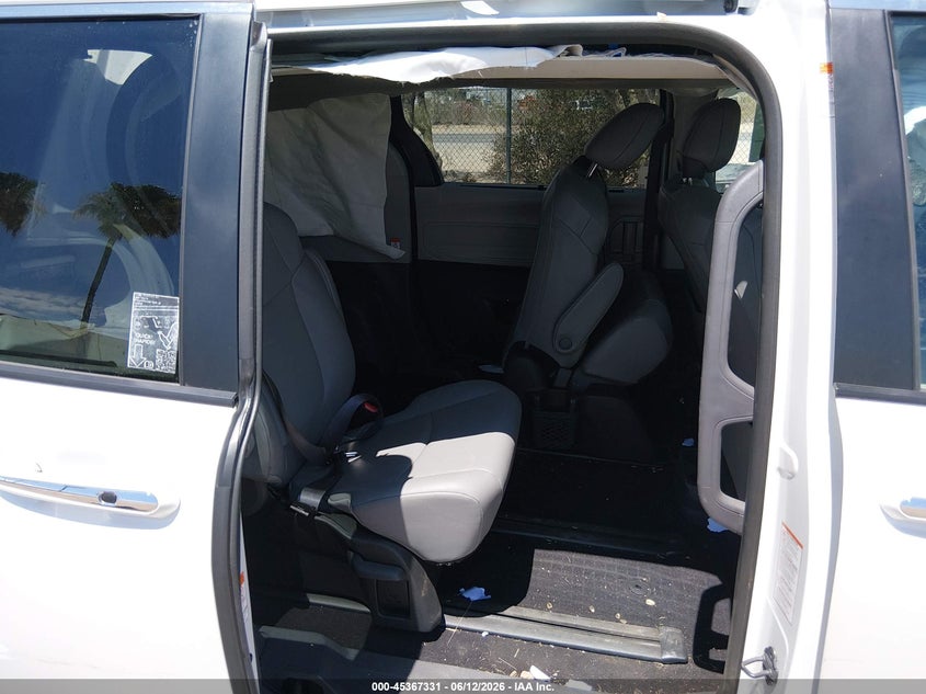 TOYOTA SIENNA - zdjęcie 8