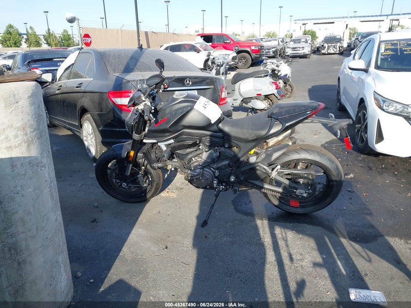 2022 Ducati Monster VIN: ZDMMAMDTXNB006172 Lot: 45367490