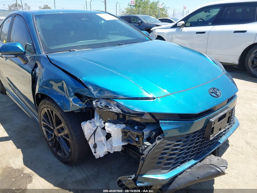 2025 TOYOTA CAMRY SE — Photo 6