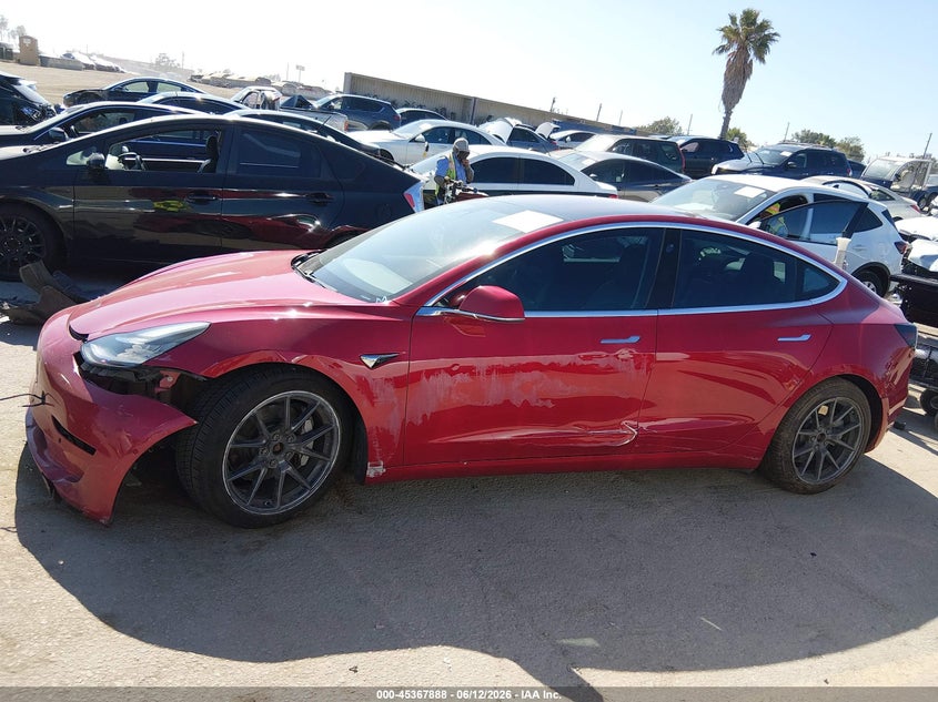 2018 Tesla Model 3 Long Range/Performance VIN: 5YJ3E1EB3JF069637 Lot: 45367888