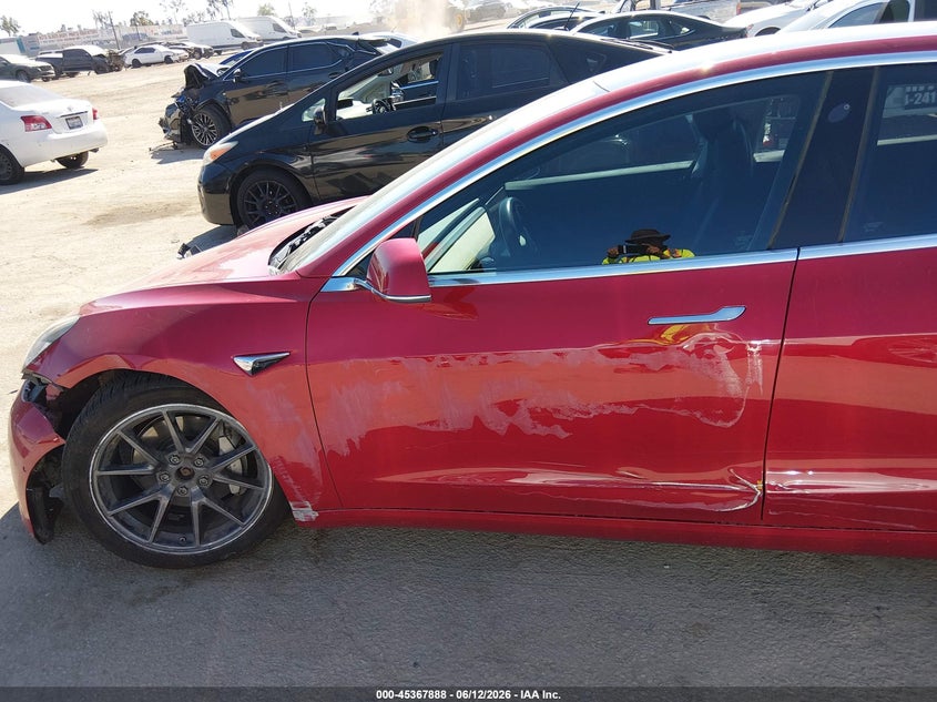2018 Tesla Model 3 Long Range/Performance VIN: 5YJ3E1EB3JF069637 Lot: 45367888