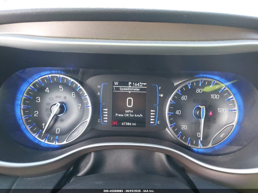 2020 CHRYSLER VOYAGER auction photo 7