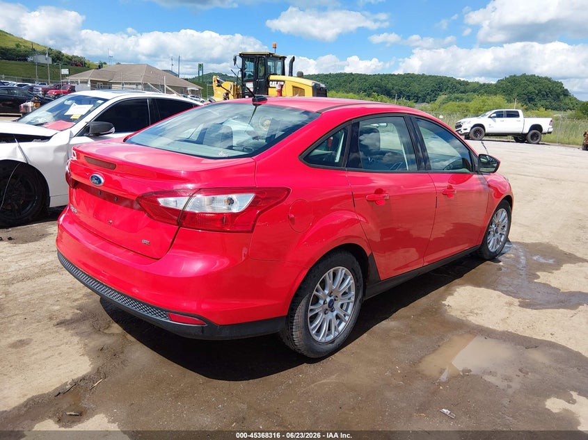 Vin: 1fahp3f24cl197949, lot: 45866302, ford focus se 20124