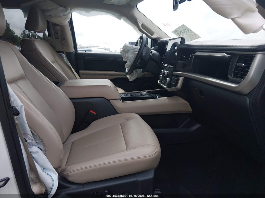 2024 FORD EXPEDITION auction photo 5