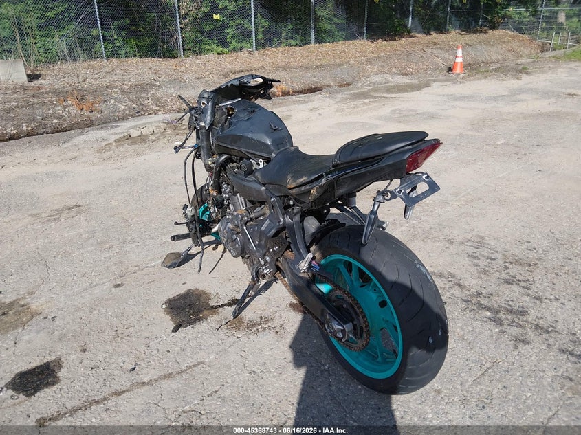 YAMAHA MT07 2022