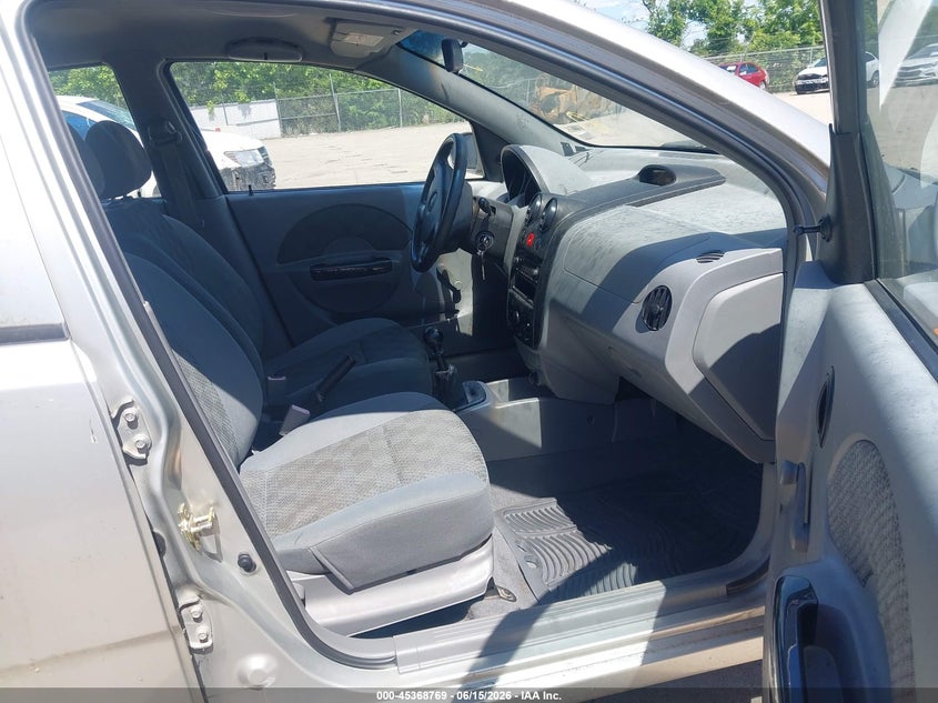 2004 CHEVROLET AVEO auction photo 5