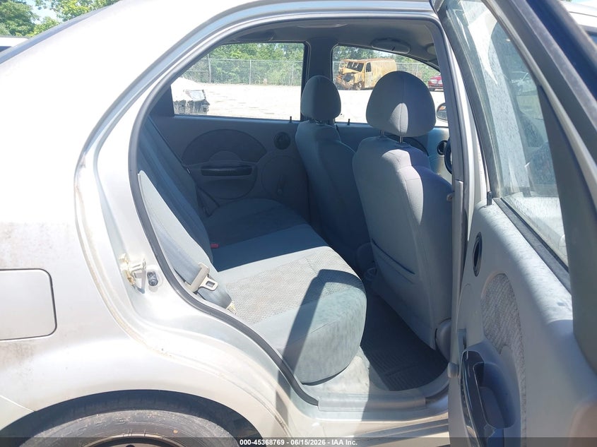 2004 CHEVROLET AVEO auction photo 8
