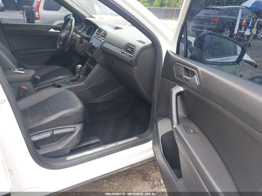 2020 VOLKSWAGEN TIGUAN auction photo 5