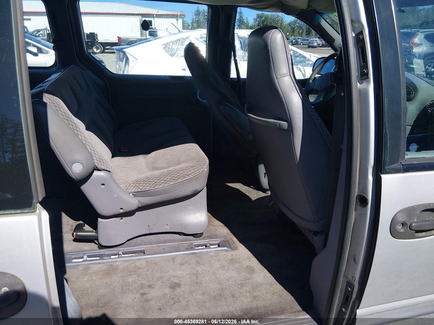 2000 Chrysler Voyager VIN: 2C4FJ25B6YR898697 Lot: 45369281