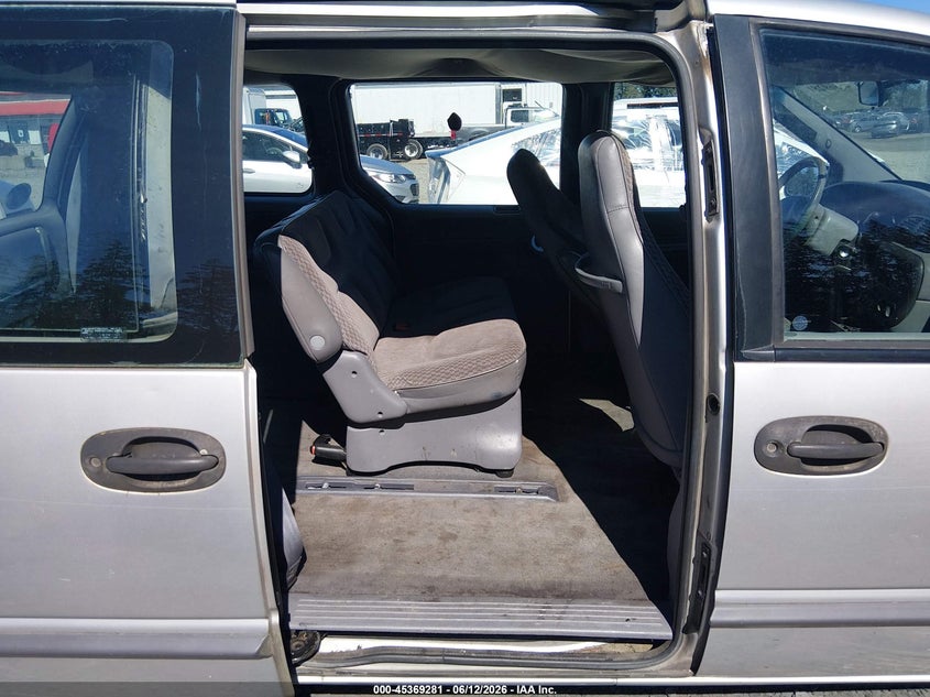 2000 Chrysler Voyager VIN: 2C4FJ25B6YR898697 Lot: 45369281