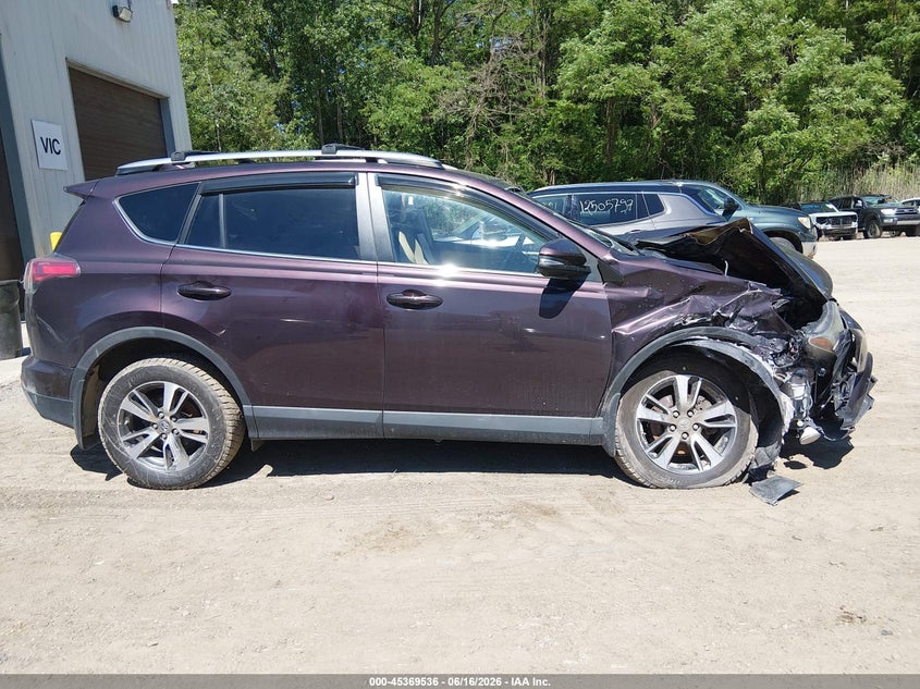 VIN 2T3RFREV3HW552114 2017 TOYOTA RAV4 XLE