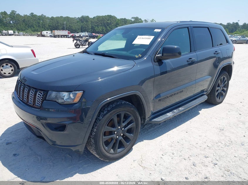 2017 Jeep Grand Cherokee Altitude 4x4 1C4RJFAG0HC886365 photo 1