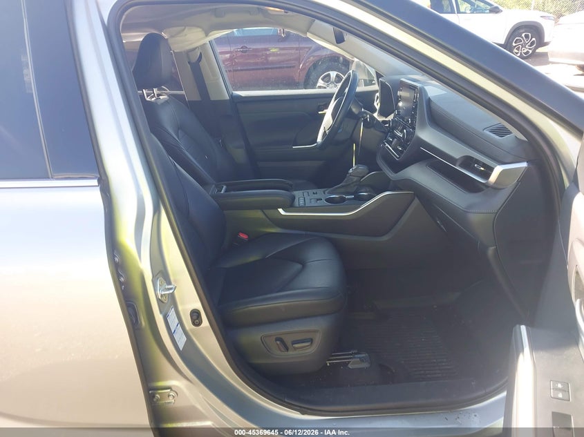 2021 TOYOTA HIGHLANDER auction photo 5