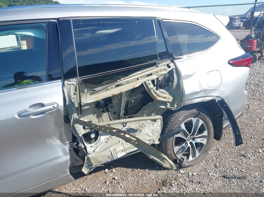 2021 TOYOTA HIGHLANDER auction photo 6
