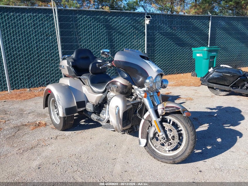 2018 Harley-Davidson FLHTCUTG
