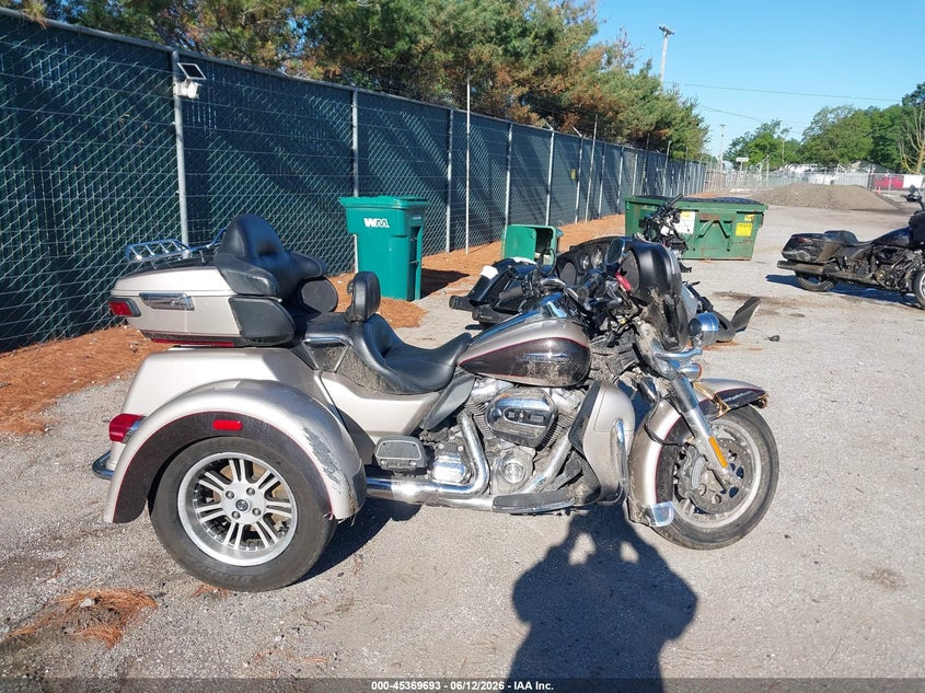 2018 Harley-Davidson Flhtcutg Tri Glide Ultra VIN: 1HD1MAD13JB854714 Lot: 45369693