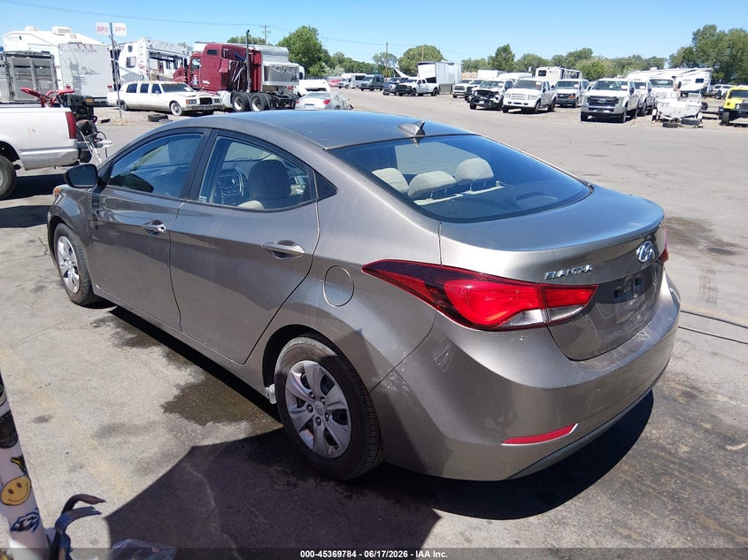 2016 HYUNDAI ELANTRA auction photo 3