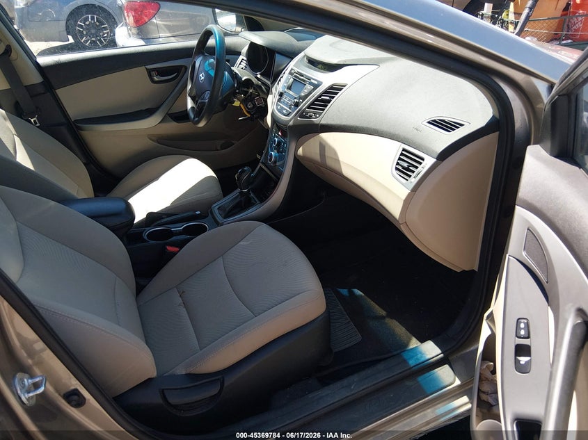 2016 HYUNDAI ELANTRA auction photo 5