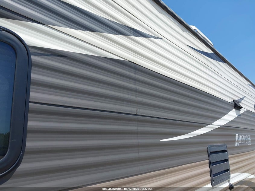2015 AVENGER TRAVEL TRAILER auction photo 6