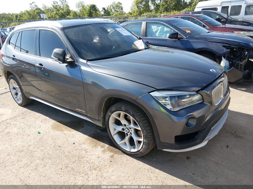 Vin: wbavl1c52fvy34063, lot: 45867933, bmw x1 xdrive28i 2015 img_1