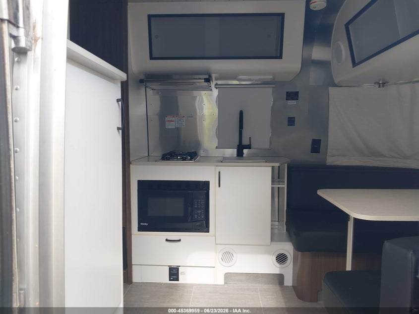 2020 AIRSTREAM 19CB auction photo 5